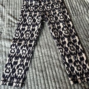 Lululemon Ikat crops